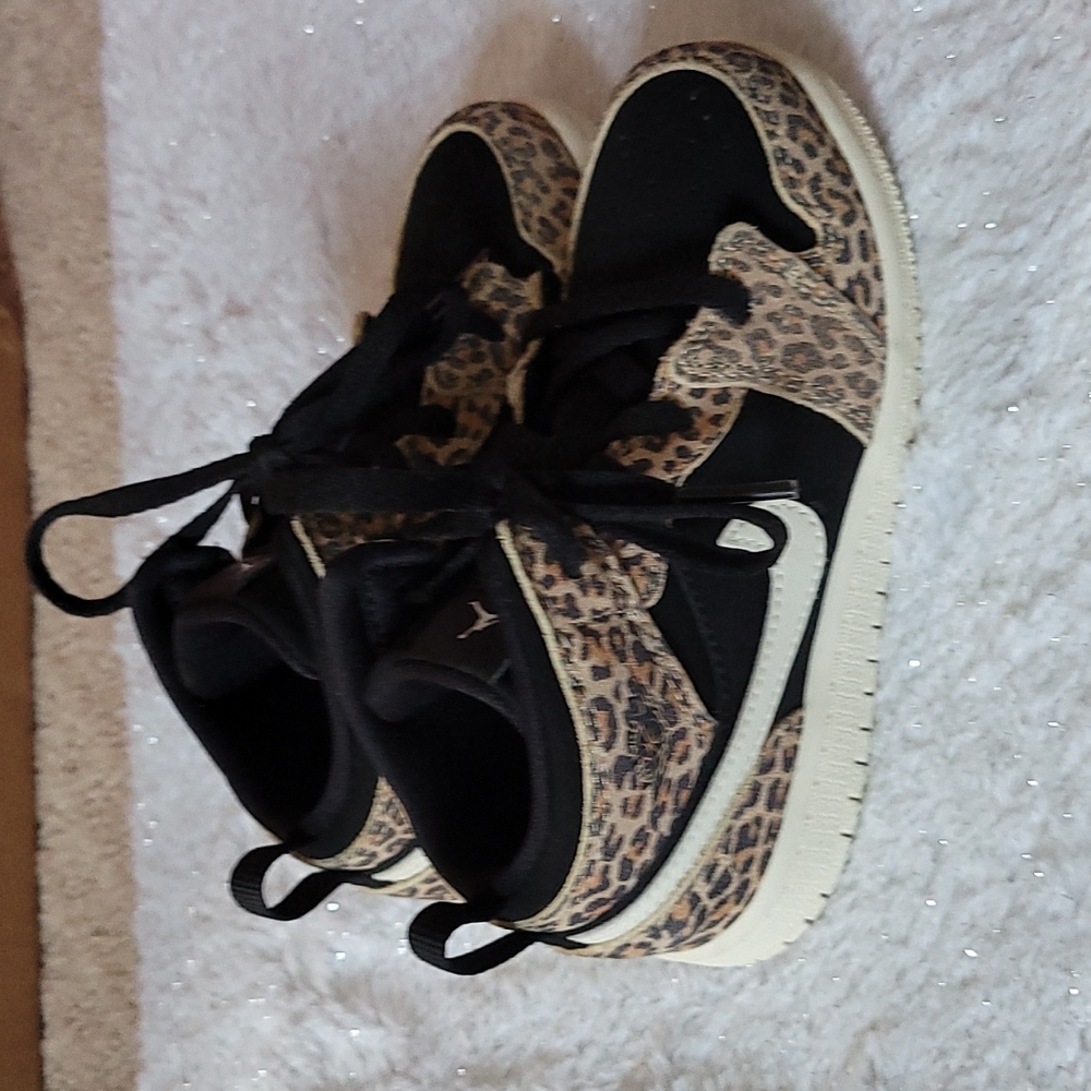 Jordan 1 mid se toddler 10